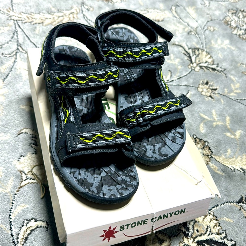Boys sandals